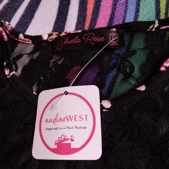 Shiela Rose - Lacey Flower Print Tank - NWT - Picture 10 of 10